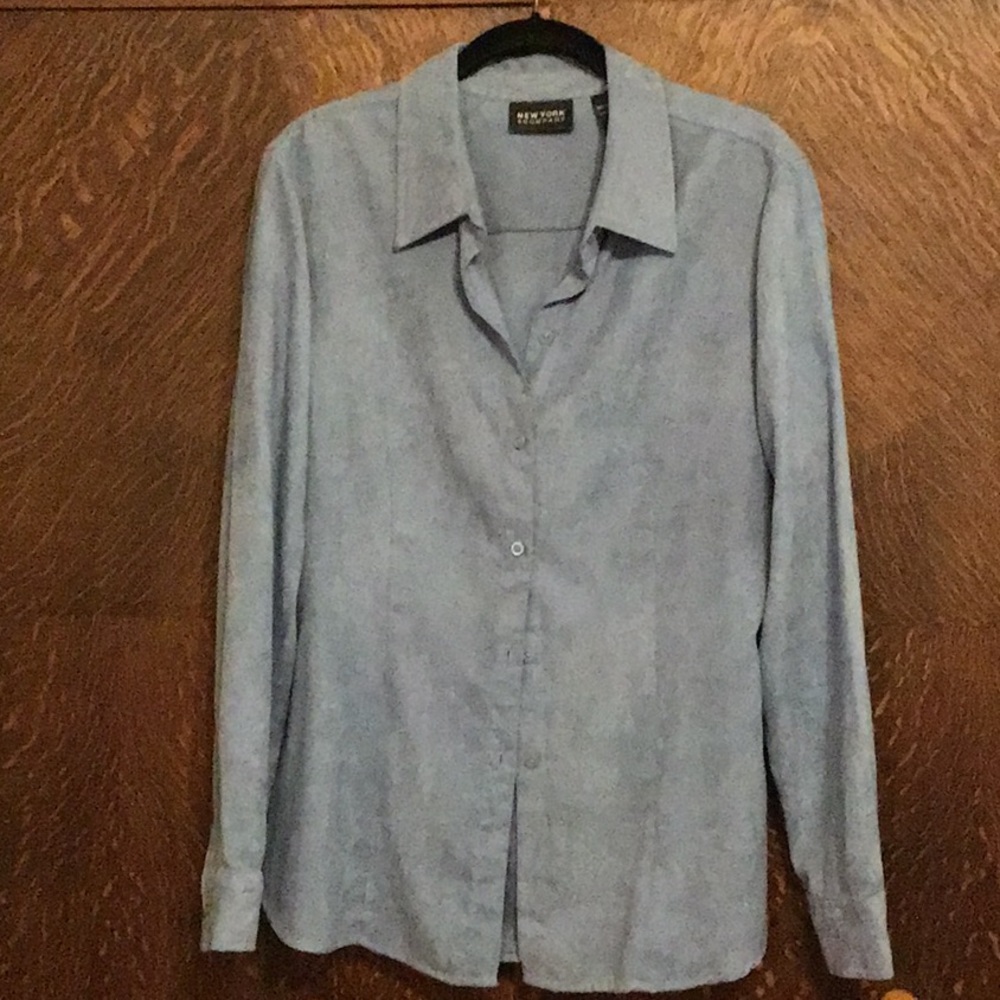 Like new Womans button down blouse